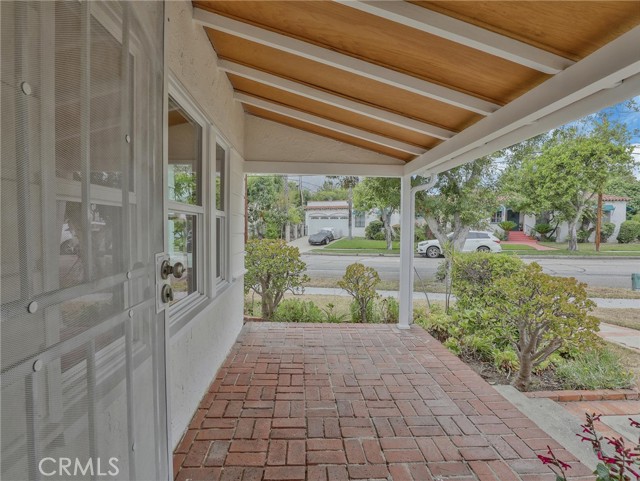 1017 Cordova Avenue, Glendale CA: https://media.crmls.org/medias/4f043259-7905-4040-bed1-900a6ca83f2e.jpg