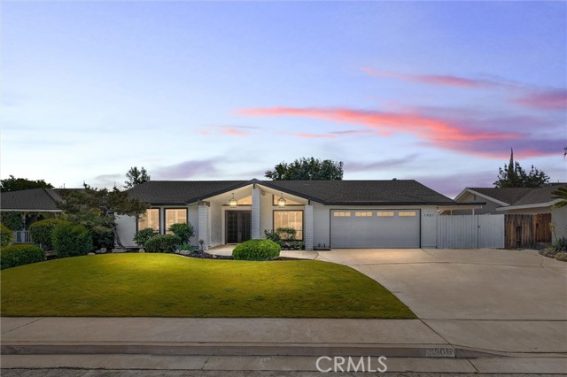 Detail Gallery Image 1 of 49 For 1901 Midvale Ct, Bakersfield,  CA 93309 - 5 Beds | 2 Baths