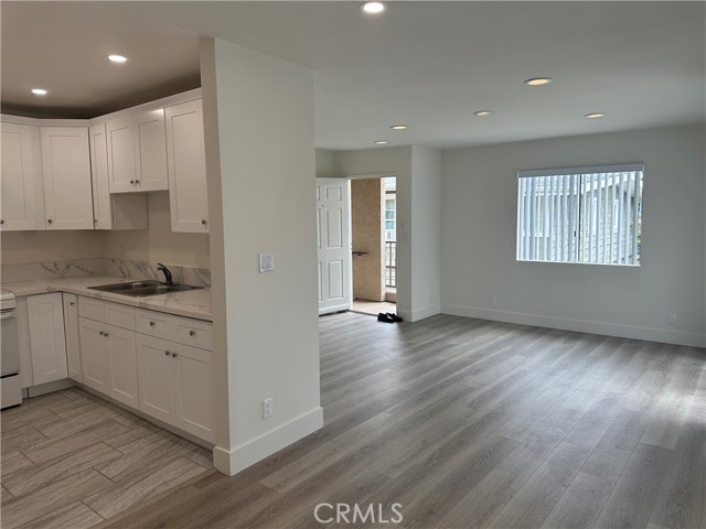 Detail Gallery Image 12 of 16 For 219 E Maple St #6,  Glendale,  CA 91205 - 3 Beds | 2 Baths