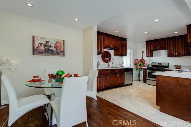 1566 W 208TH, Torrance CA: https://media.crmls.org/medias/4f04cd43-7519-47ee-91bc-898cf4f21737.jpg