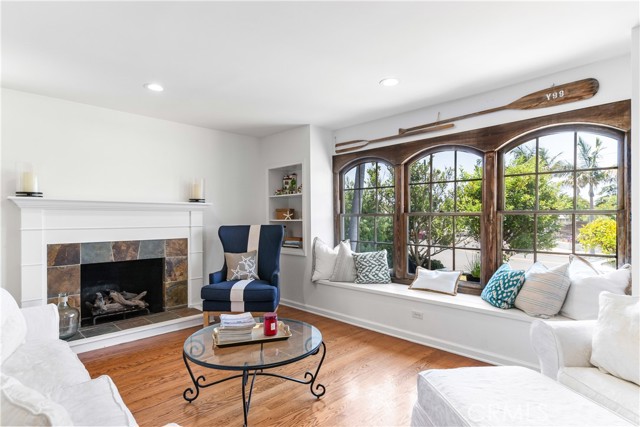 1733 Bayou Way, Seal Beach CA: https://media.crmls.org/medias/4f052e7a-0c8a-4870-8b98-89f8de3dffef.jpg