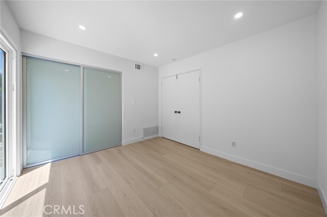 19735 Blythe Street, Winnetka CA: https://media.crmls.org/medias/4f0542d2-34e8-4e0f-b215-65f752fc58ae.jpg