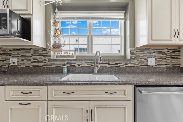 Detail Gallery Image 36 of 51 For 3429 Falcon Avenue, Long Beach,  CA 90807 - 3 Beds | 2/1 Baths