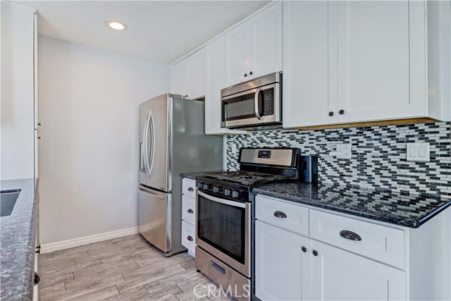 Detail Gallery Image 9 of 25 For 141 Yorktown Ln, Costa Mesa,  CA 92626 - 3 Beds | 2 Baths