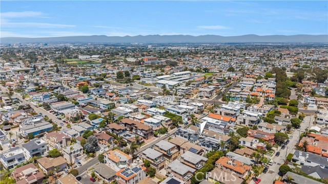 924 17th St, Hermosa Beach CA: https://media.crmls.org/medias/4f05e6ef-3e55-448f-aec9-85ec38e85925.jpg