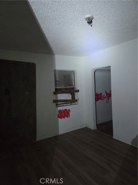 Detail Gallery Image 7 of 12 For 11727 Alabama, Los Angeles,  CA 90059 - 2 Beds | 1 Baths