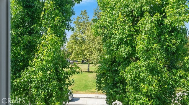 2303 Paseo Circulo, Tustin CA: https://media.crmls.org/medias/4f073bab-8ed8-4b0f-8ebd-0f82f81ddbf9.jpg