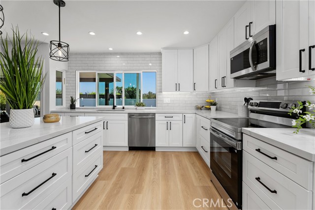 Detail Gallery Image 12 of 50 For 25172 Campina, Mission Viejo,  CA 92691 - 4 Beds | 2/1 Baths