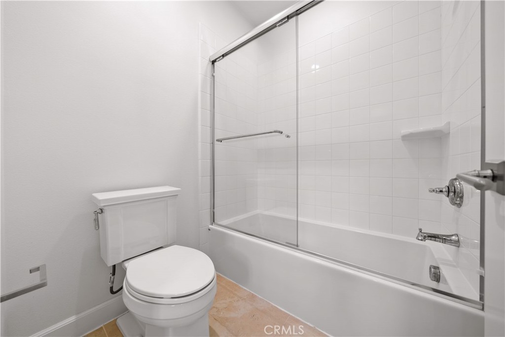 https://media.crmls.org/medias/4f08066d-17aa-4619-a6d3-3039e2995b3b.jpg?preset=X-Large