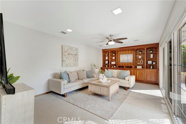 Detail Gallery Image 21 of 47 For 945 Lansing Ln, Costa Mesa,  CA 92626 - 4 Beds | 2 Baths