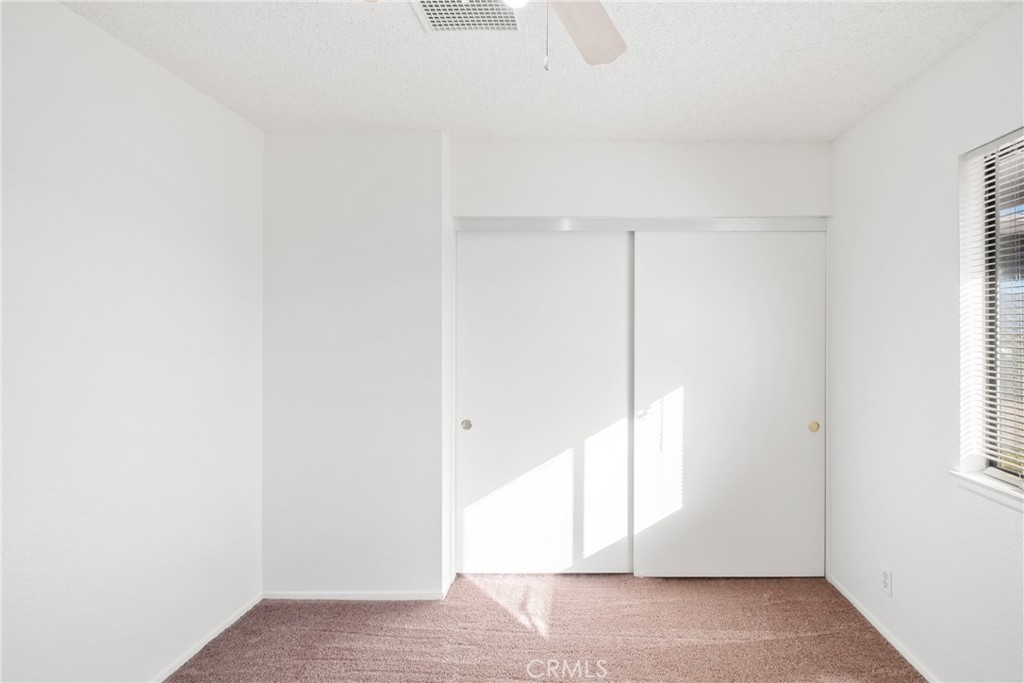 https://media.crmls.org/medias/4f0852a7-3d5f-447b-a21e-da69b3208c32.jpg?preset=X-Large