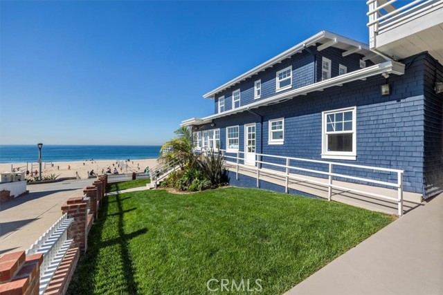 1000 The Strand, Manhattan Beach CA: https://media.crmls.org/medias/4f089e87-cb3f-48ca-831e-13d3cb2877d4.jpg
