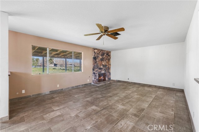 Detail Gallery Image 7 of 36 For 4803 W Avenue L6, Lancaster,  CA 93536 - 3 Beds | 2 Baths