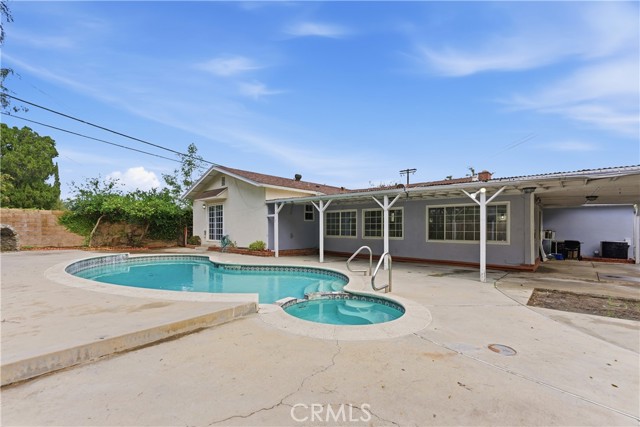 Detail Gallery Image 3 of 39 For 8443 Remmet, Canoga Park,  CA 91304 - 3 Beds | 2 Baths