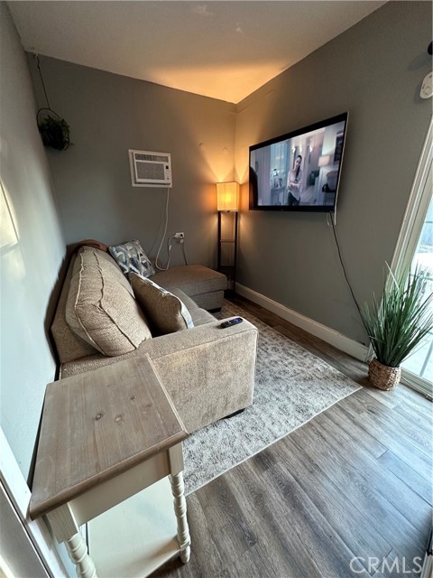 Detail Gallery Image 14 of 19 For 10402 50th, Jurupa Valley,  CA 91752 - 3 Beds | 2 Baths