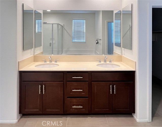 Detail Gallery Image 13 of 25 For 3897 Boulder Dr, Jurupa Valley,  CA 92509 - 4 Beds | 4 Baths