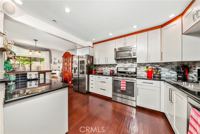 Detail Gallery Image 14 of 29 For 20937 Judah Ln, Newhall,  CA 91321 - 3 Beds | 2/1 Baths