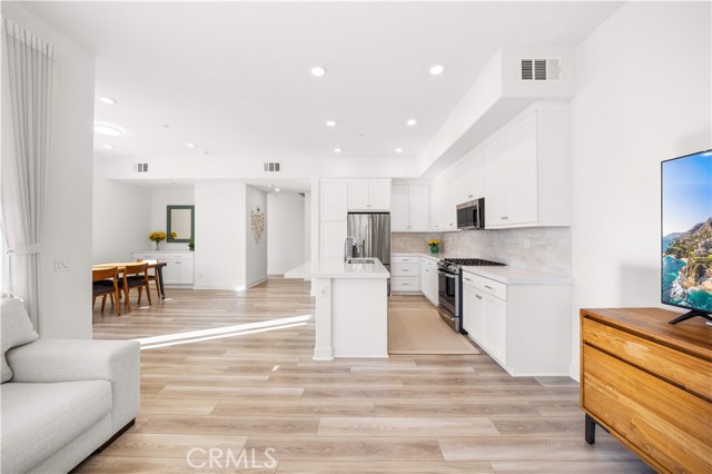 Detail Gallery Image 13 of 69 For 1698 Hollyleaf Ter, Montebello,  CA 90640 - 3 Beds | 2/1 Baths