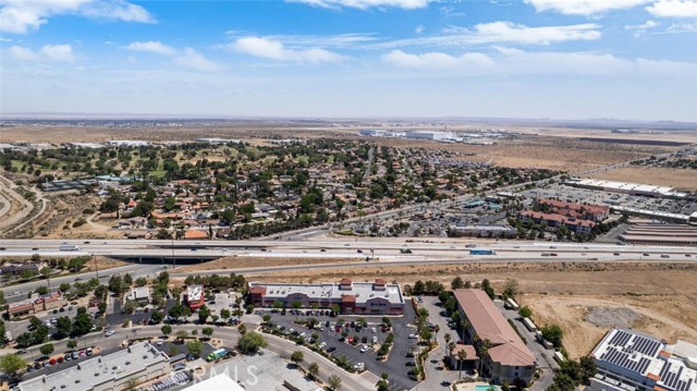 39438 Trade Center Drive, Palmdale CA: https://media.crmls.org/medias/4f0b7d11-4033-4696-a0b1-f1e3ec66d700.jpg