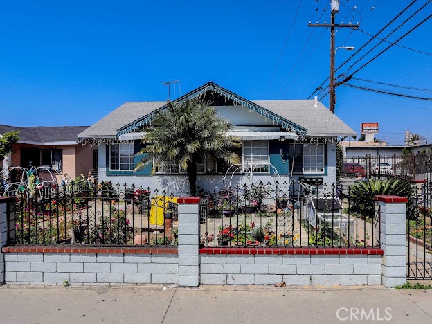 Detail Gallery Image 4 of 22 For 925 S Mcdonnell Ave, East Los Angeles,  CA 90022 - – Beds | – Baths