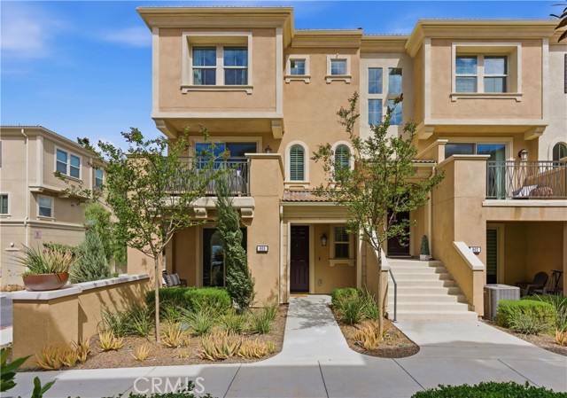 Detail Gallery Image 2 of 33 For 600 Shadowbrook, Lake Forest,  CA 92610 - 4 Beds | 3/1 Baths