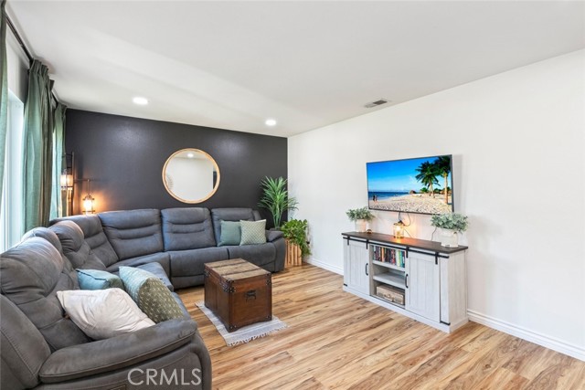 Detail Gallery Image 8 of 32 For 2922 Myers, Riverside,  CA 92503 - 4 Beds | 2 Baths