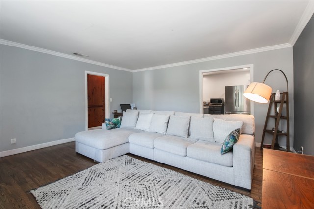 Detail Gallery Image 5 of 18 For 7516 Milwood Ave, Canoga Park,  CA 91303 - 2 Beds | 1 Baths