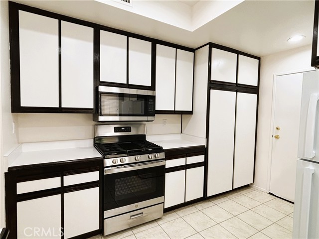 Detail Gallery Image 5 of 12 For 3100 Puesta Del Sol Ct #103,  Corona,  CA 92882 - 3 Beds | 2/1 Baths