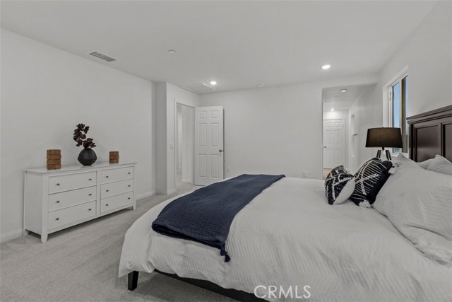 Detail Gallery Image 8 of 17 For 920 Porta Marina Ln, Lake Elsinore,  CA 92530 - 3 Beds | 2/1 Baths