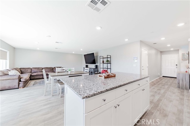 Detail Gallery Image 12 of 37 For 30779 Le Baron Ct, Winchester,  CA 92596 - 4 Beds | 2/1 Baths