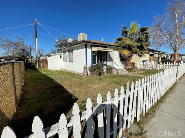 901 Wilson Avenue, Bakersfield, California 93308, ,Residential Income,For Sale,901 Wilson Avenue,CRPW24035980