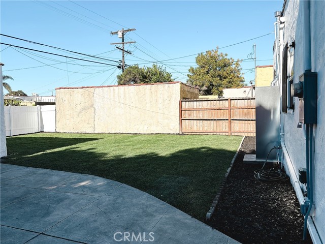 Detail Gallery Image 5 of 29 For 6515 Cimarron, Los Angeles,  CA 90047 - 3 Beds | 2 Baths