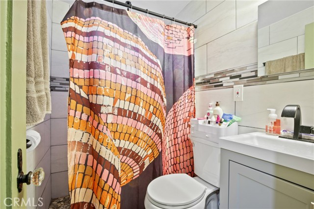 Detail Gallery Image 10 of 11 For 305 E 52nd St, Long Beach,  CA 90805 - 2 Beds | 1 Baths