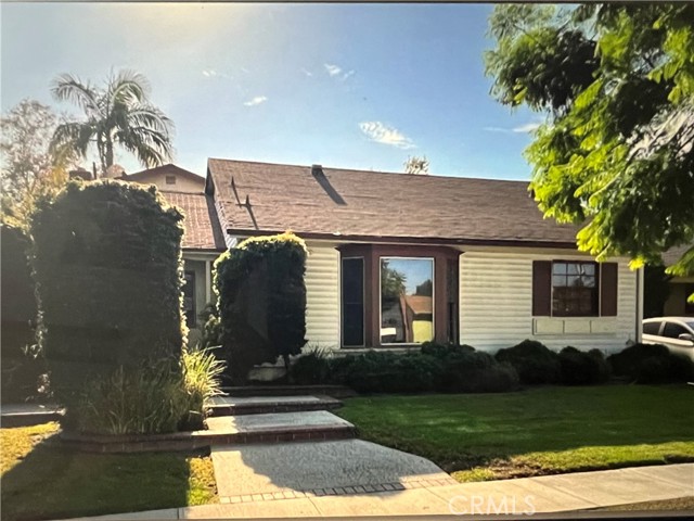 2409 Ostrom Avenue, Long Beach, California 90815, 4 Bedrooms Bedrooms, ,2 BathroomsBathrooms,Single Family Residence,For Sale,Ostrom,RS24067527