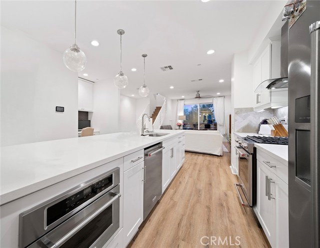 Detail Gallery Image 7 of 31 For 657 Wedge, Costa Mesa,  CA 92627 - 3 Beds | 2/2 Baths