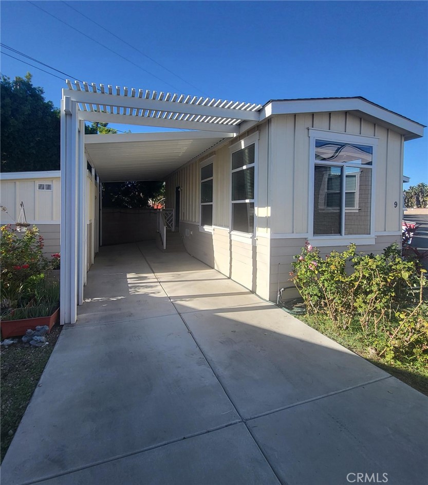 MLS #OC25257503 image #1