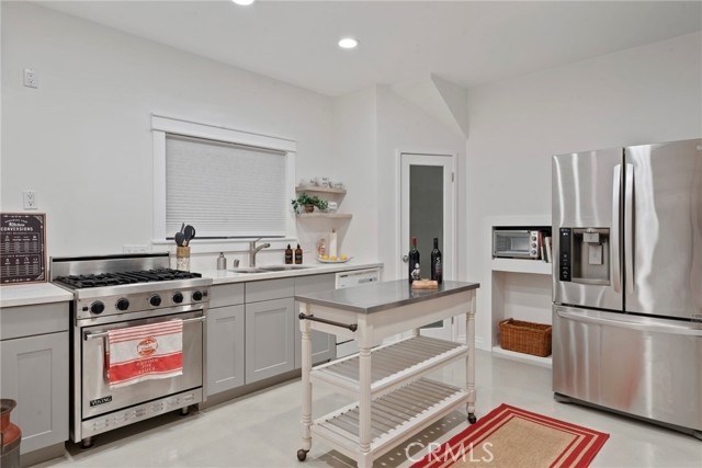 1108 1st Place, Hermosa Beach, California 90254, 3 Bedrooms Bedrooms, ,2 BathroomsBathrooms,Residential,Sold,1st,SB22157669