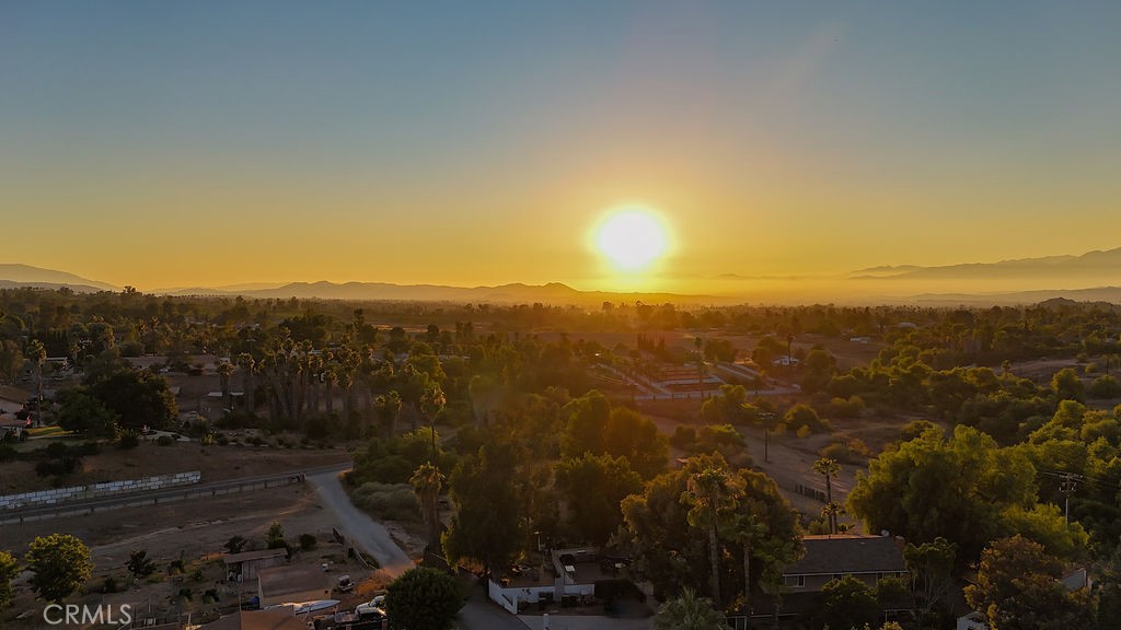 https://media.crmls.org/medias/4f11813f-458a-4b10-b966-e2f46d63a45b.jpg?preset=X-Large