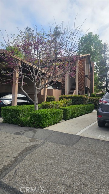 Detail Gallery Image 3 of 5 For 1008 Cabrillo Park #C,  Santa Ana,  CA 92701 - 2 Beds | 1 Baths