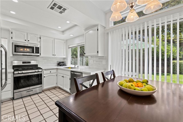 26308 Marsala Drive, Valencia CA: https://media.crmls.org/medias/4f12b52e-8d9e-416f-8239-a91aa2b5fc8a.jpg