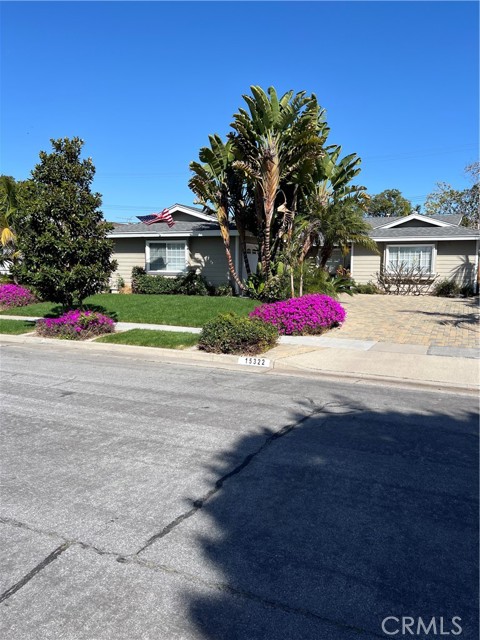 Detail Gallery Image 1 of 17 For 15322 Fieldston Ln, Huntington Beach,  CA 92647 - 5 Beds | 2 Baths