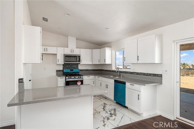 Detail Gallery Image 11 of 40 For 12275 Barbet Rd, Phelan,  CA 92371 - 4 Beds | 2 Baths