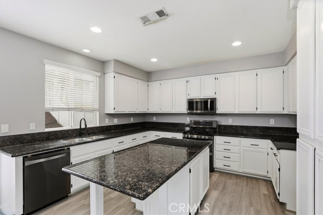 Detail Gallery Image 12 of 43 For 11238 Picard Pl, Beaumont,  CA 92223 - 4 Beds | 3/1 Baths