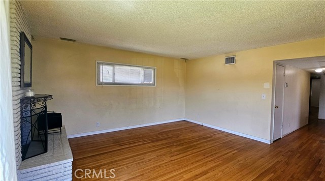 Detail Gallery Image 3 of 28 For 12435 Loraine Ave, Chino,  CA 91710 - 3 Beds | 2 Baths
