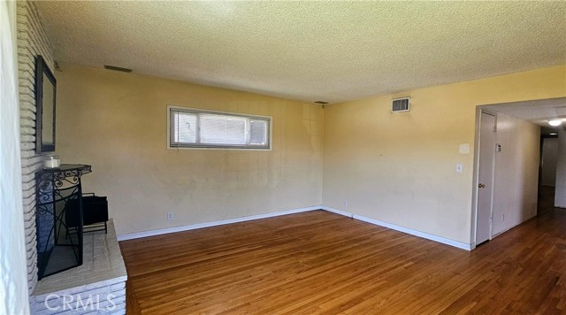 Detail Gallery Image 3 of 28 For 12435 Loraine Ave, Chino,  CA 91710 - 3 Beds | 2 Baths