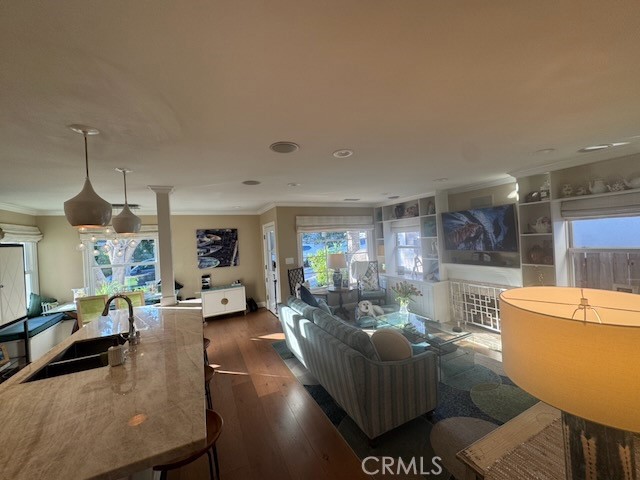 Detail Gallery Image 4 of 12 For 507 31st, Hermosa Beach,  CA 90254 - 2 Beds | 1 Baths