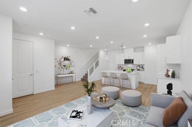 Detail Gallery Image 8 of 33 For 2378 Channel Drive #103,  Ventura,  CA 93003 - 3 Beds | 2/1 Baths