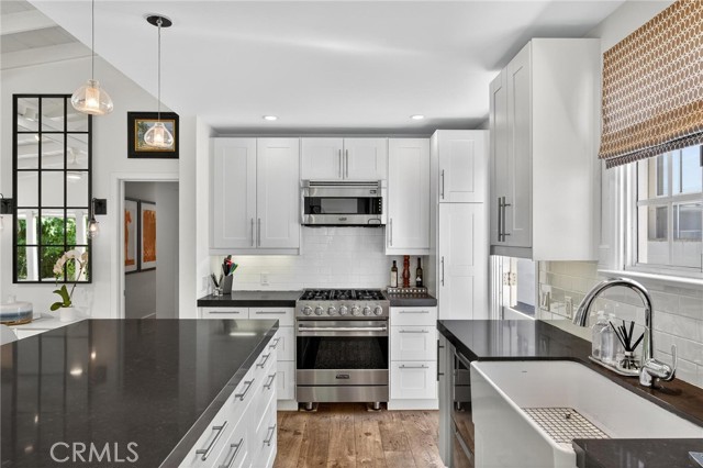 Detail Gallery Image 11 of 26 For 768 26th St, Manhattan Beach,  CA 90266 - 3 Beds | 2 Baths