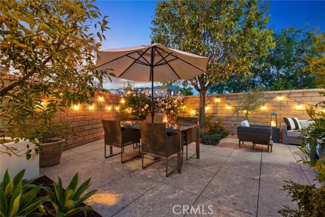 24229 La Montura Drive, Valencia CA: https://media.crmls.org/medias/4f165181-e309-42c4-bb66-3ae20cace4c9.jpg
