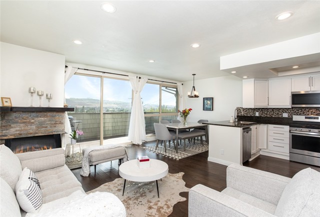 Detail Gallery Image 1 of 21 For 33422 Valley View Ct #5,  Dana Point,  CA 92629 - 2 Beds | 2/1 Baths